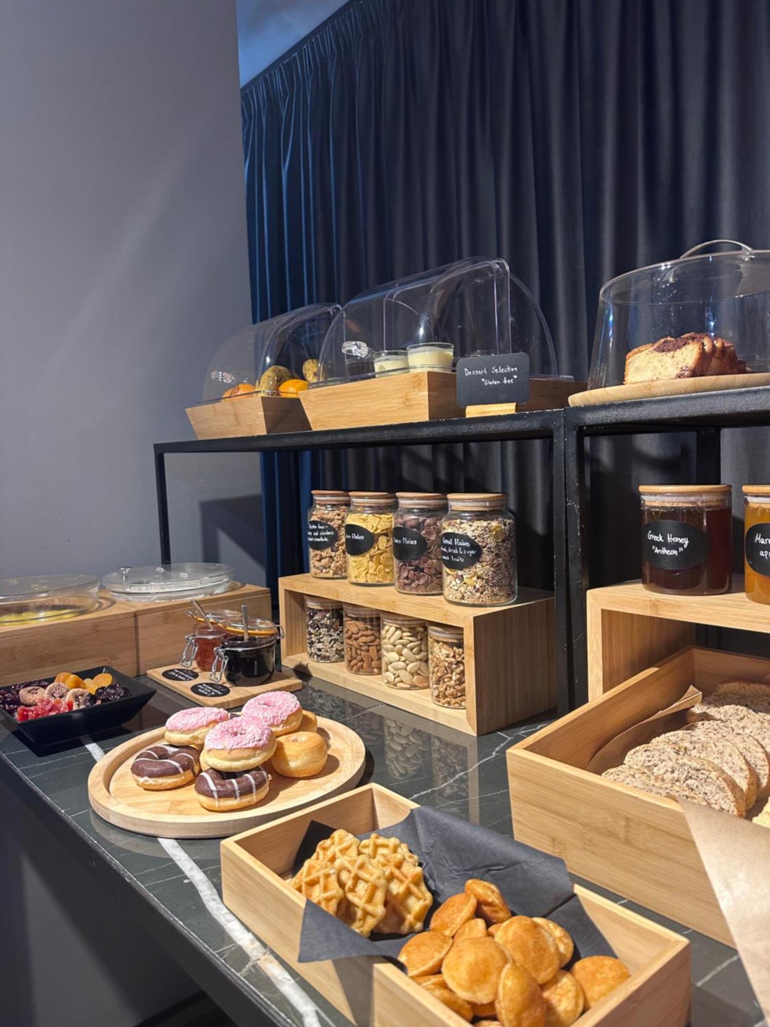 The Duke Boutique Suites Aten Exteriör bild