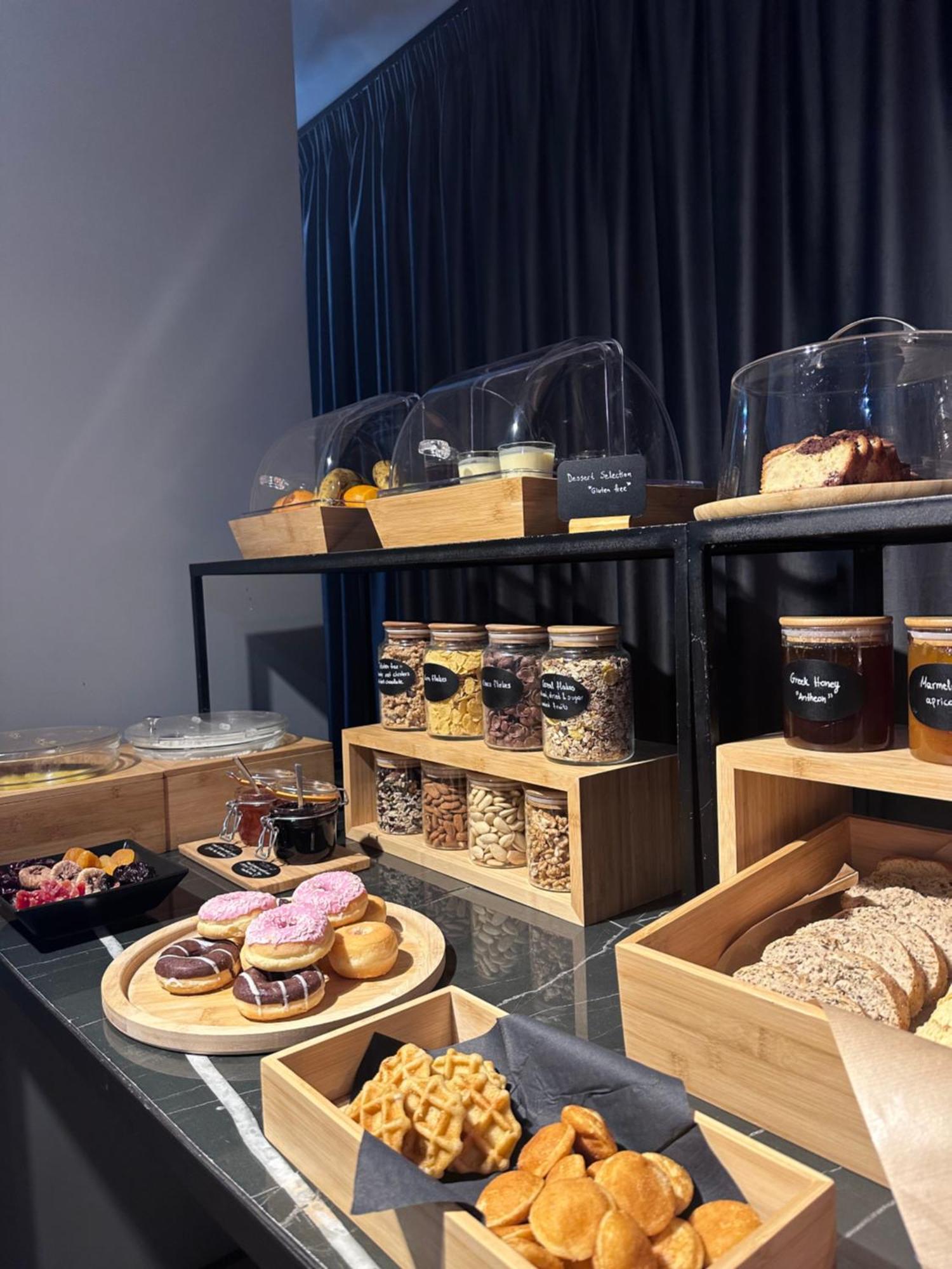The Duke Boutique Suites Aten Exteriör bild